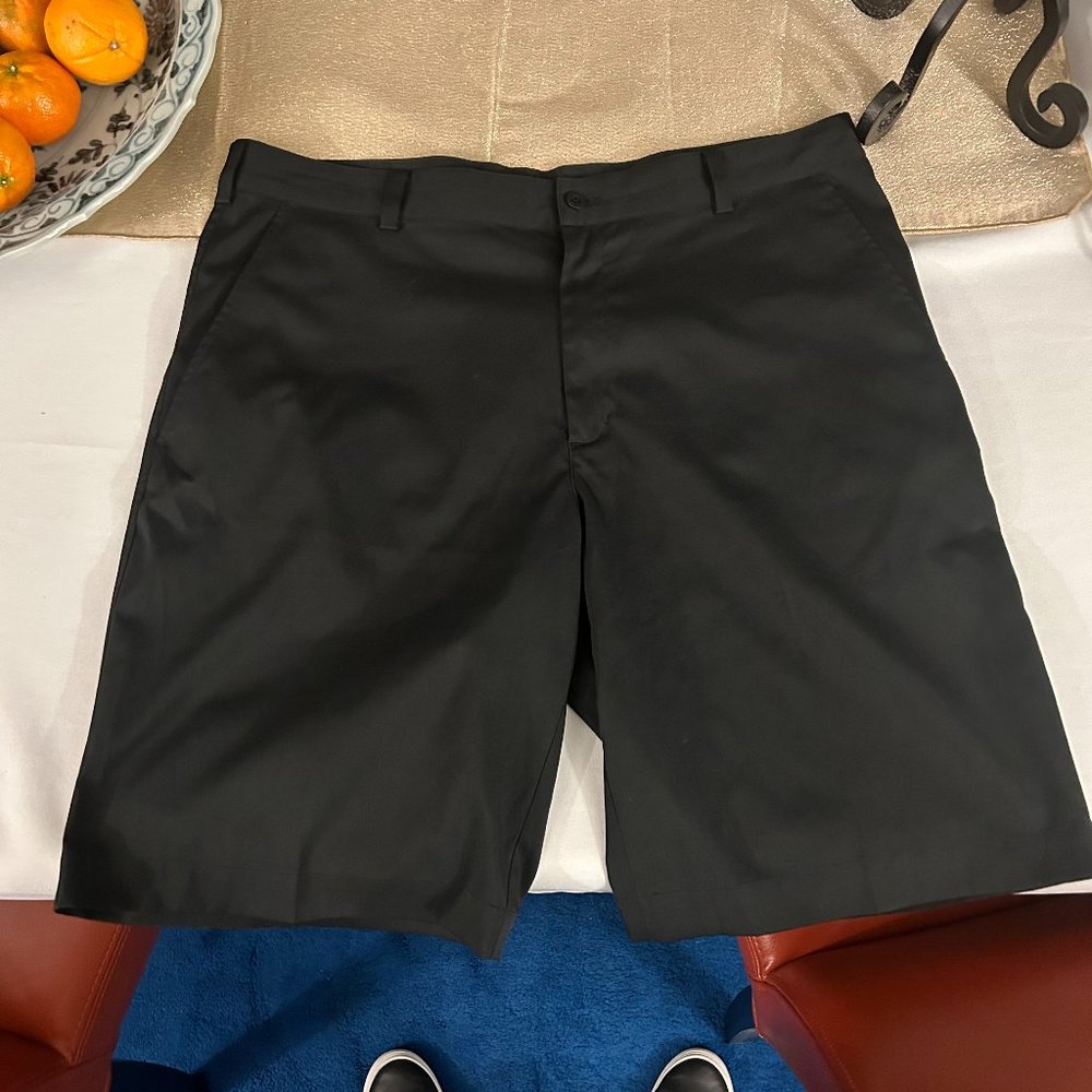 Nike Golf Men's Size 36 Black Golf Athletic Shorts